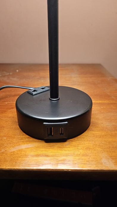 Lampă de masa sau noptieră