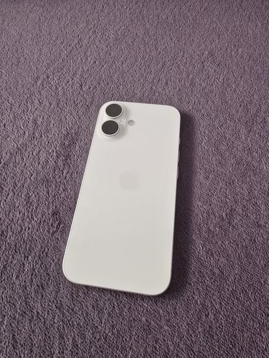 Vand/schimb iphone 16/128 impecabil