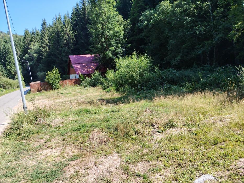 Vând teren intravilan