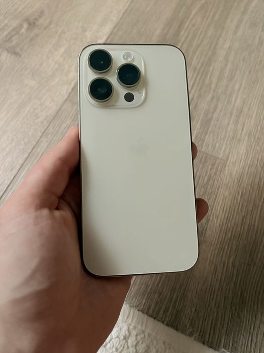 Vand Iphone 14 Pro Gold