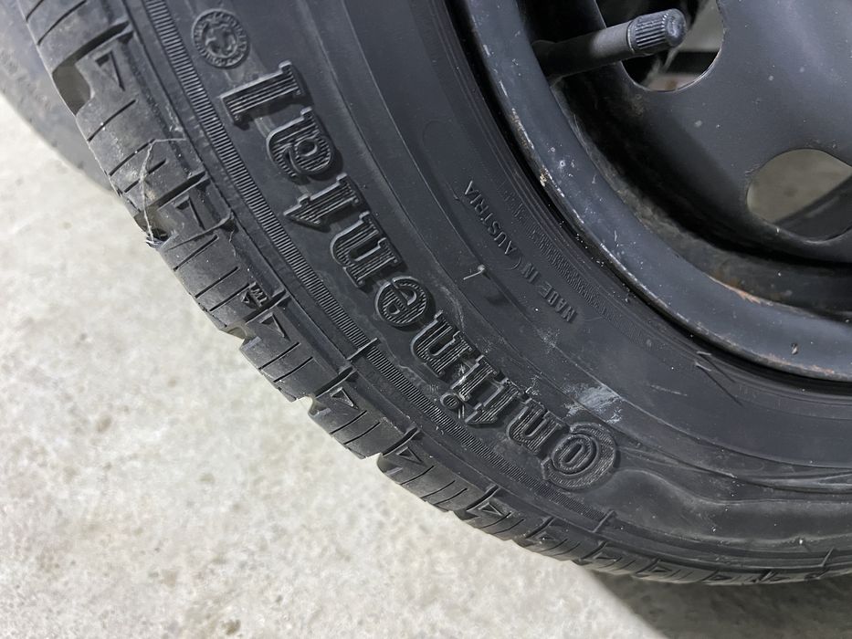 Джанти с гуми 5x100 15 6j ет38  195 65 15 зимни continental