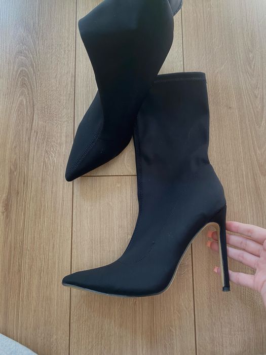 Боти на ток черни