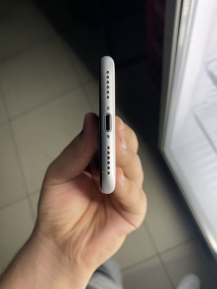 Iphone se 2020 white 128gb