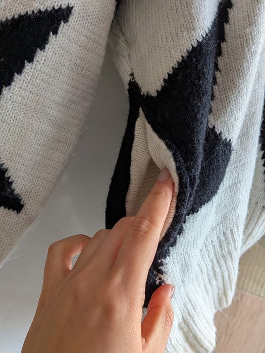 Вълнен суичър със звезди