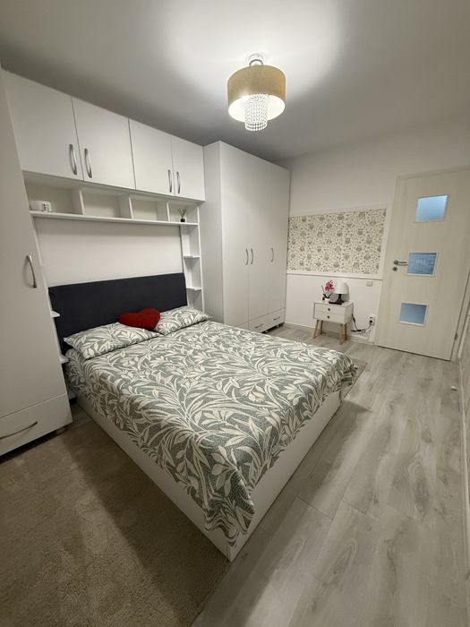 Inchiriez aparatament 2 camere tip studio