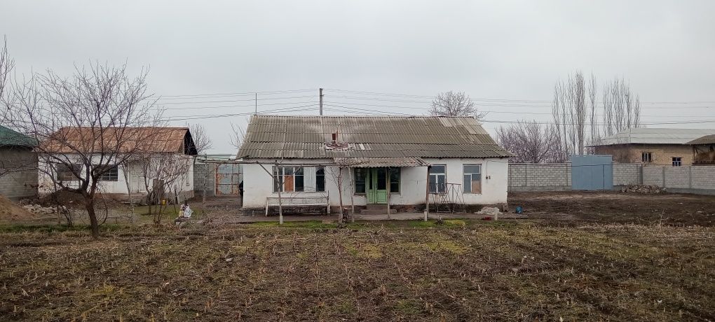 Продается дом участок на юкори Чирчикское районе