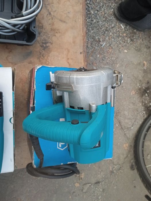 Инструментлар сотилади