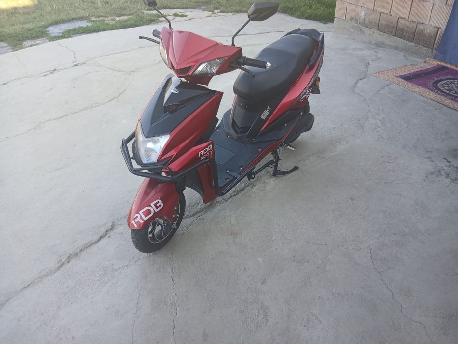 Scuter chilia rdb plus  2024 garanție 2 ani  pret negociabilrecent cum