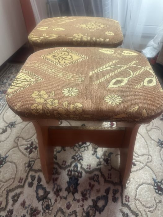 Продам кухонные табуретки б/у