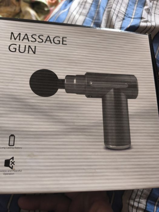 Massaj qiladigan GUN MASSAGE aparati yangi xali zaryadga qoyilmadi