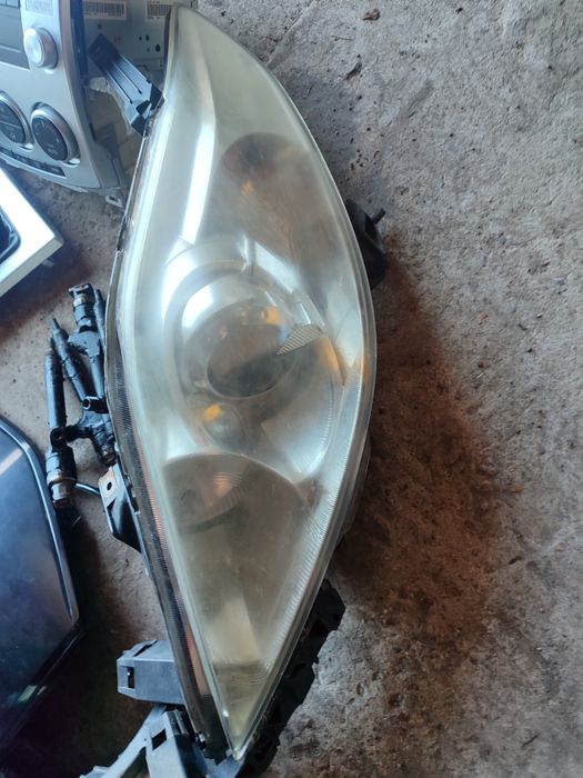 Фарове,стопове, теглич Мазда 5