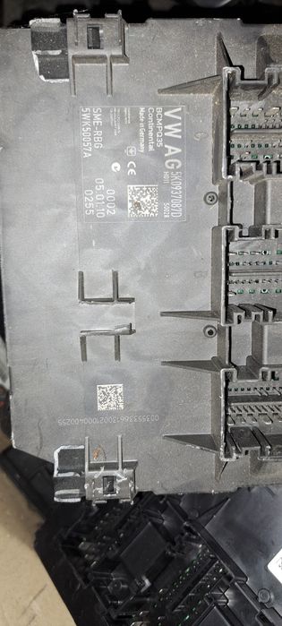 Calculator confort VW  cod   5K0 937 087 M