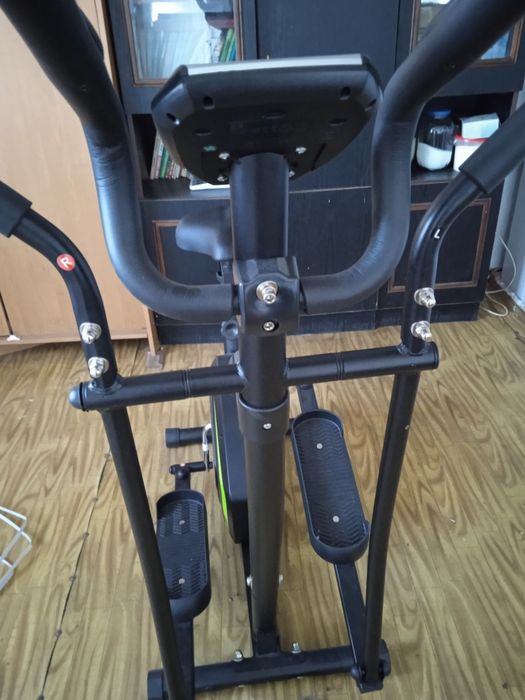 Эллиптический тренажёр.