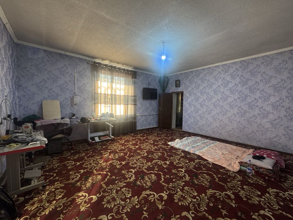 Karmana Mohinur toʻyxona tarafda 8 sotxli hovli sotiladi