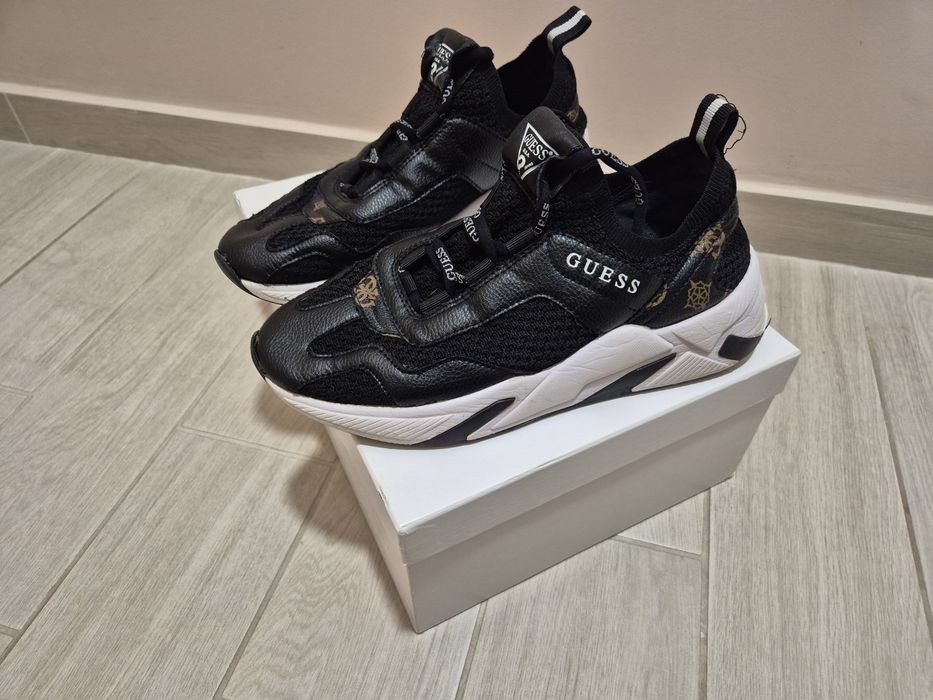 Сникърси Guess Geniver Черен