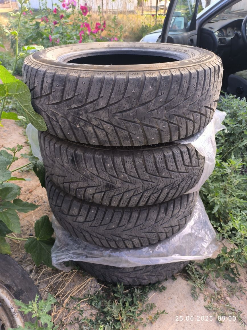 Продам зимние шины комплект 4 шт
