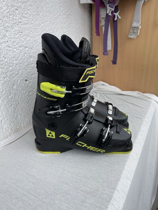 Clapari schiuri schi marime 25 nr 39 fischer racing