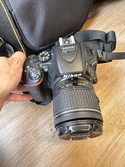 Nikon D5600 с два обектива и пълен комплект аксесоари
