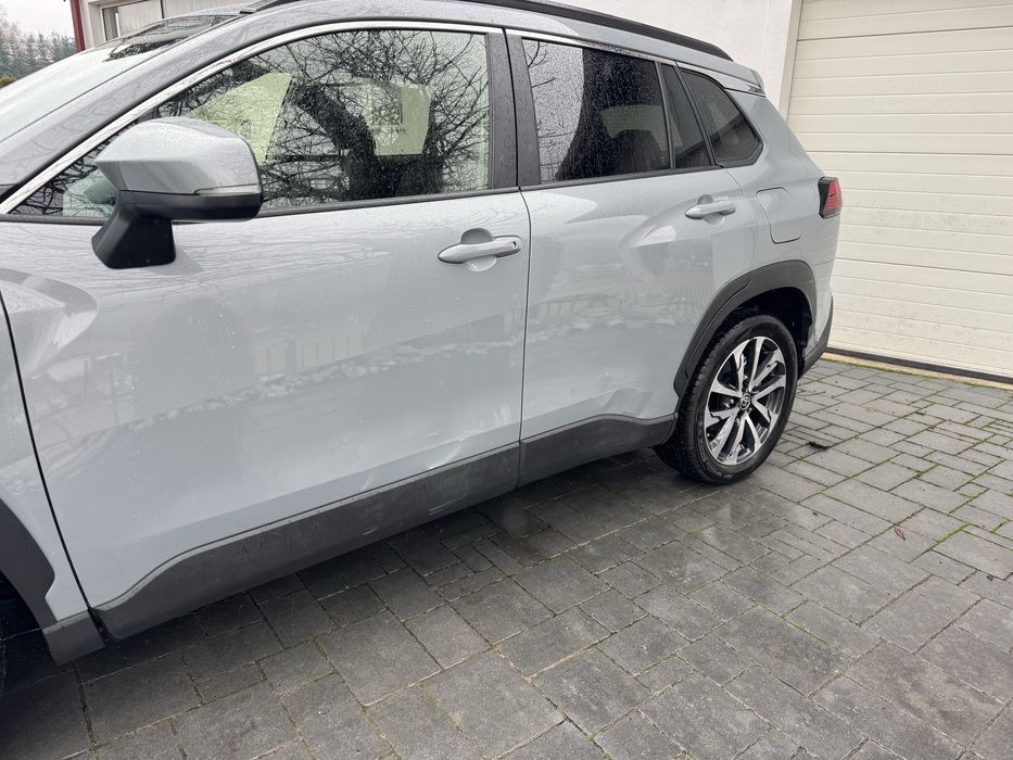 Toyota corolla cross 2024 4x4 AWD 2.0 hybrid avariat