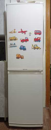 Холодильник сатамын, продаю холодильник Samsung