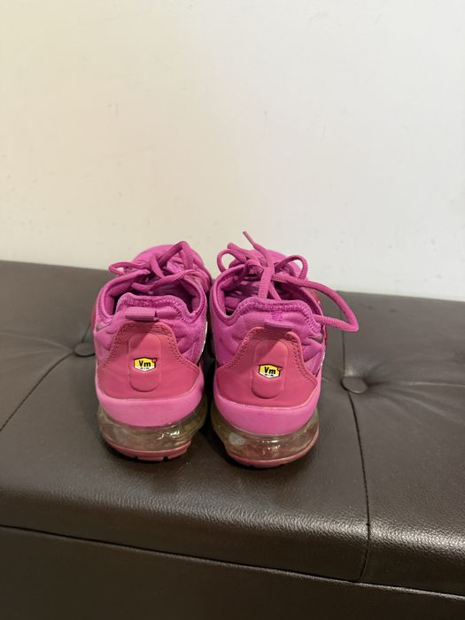 Vapormax розови размер 39