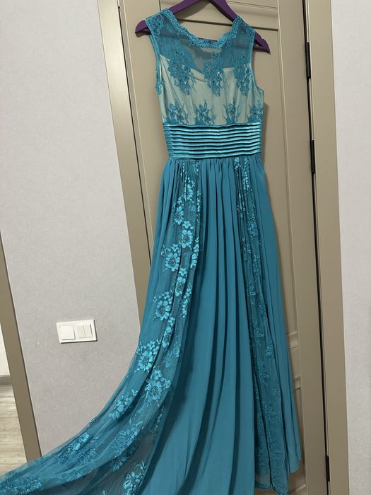 Срочно продам вечернее платье