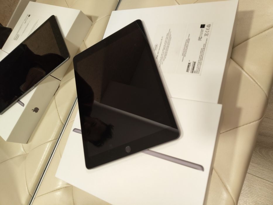 NOU! iPad 9 64 GB la cutie completa