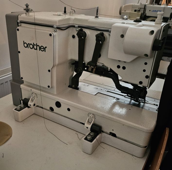 Masini de cusut liniare, speciale, prese termocolat, mese calcat etc.