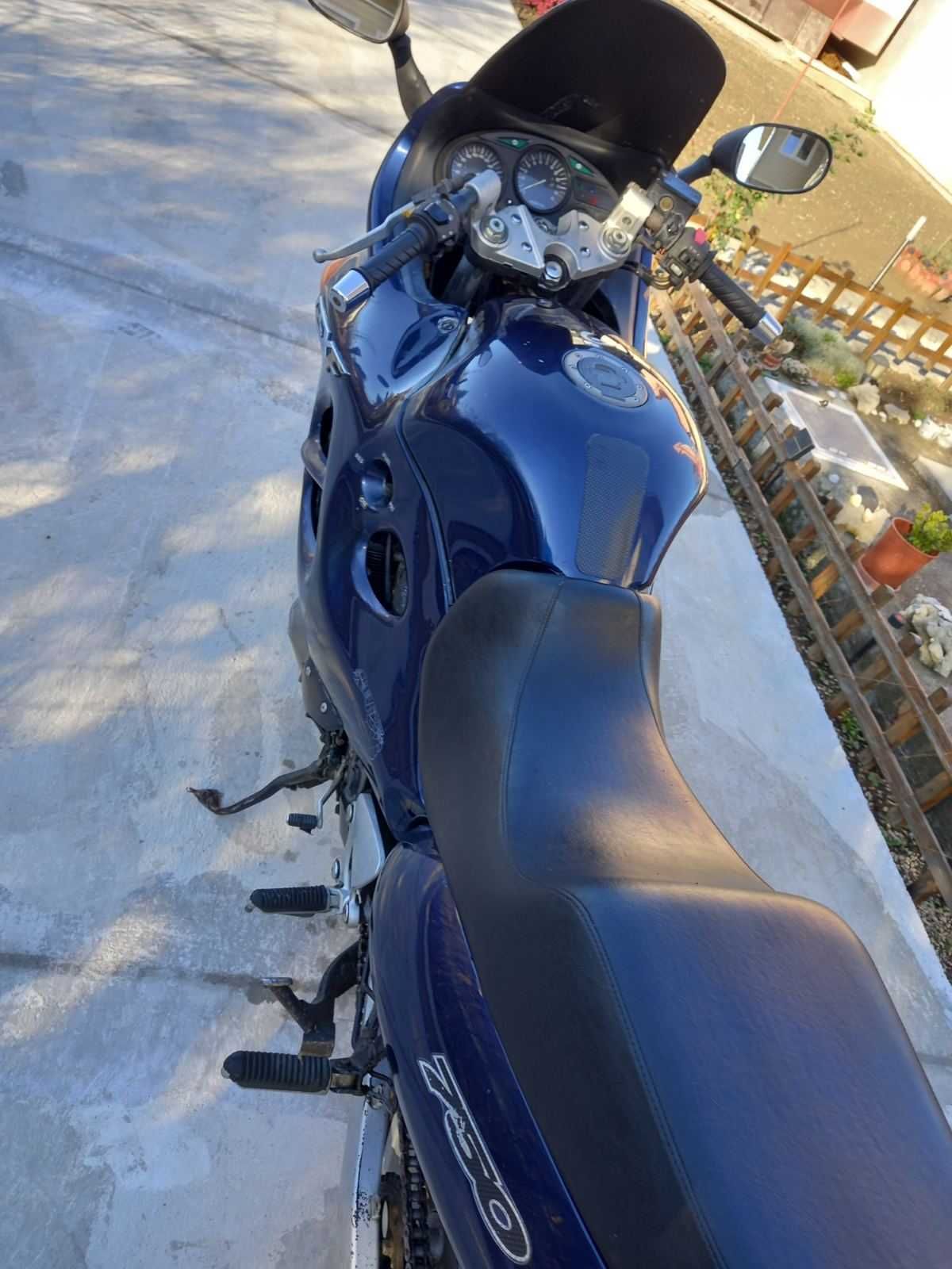 Suzuki gsx 750 f на части