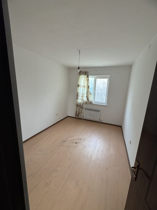 Qiziltepa Davlat xizmatlari orqasidan 3 xonalik uy sotiladi