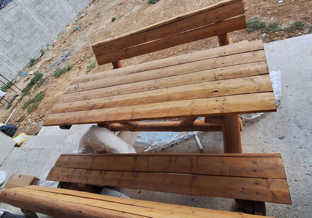 Masă și bănci lemn