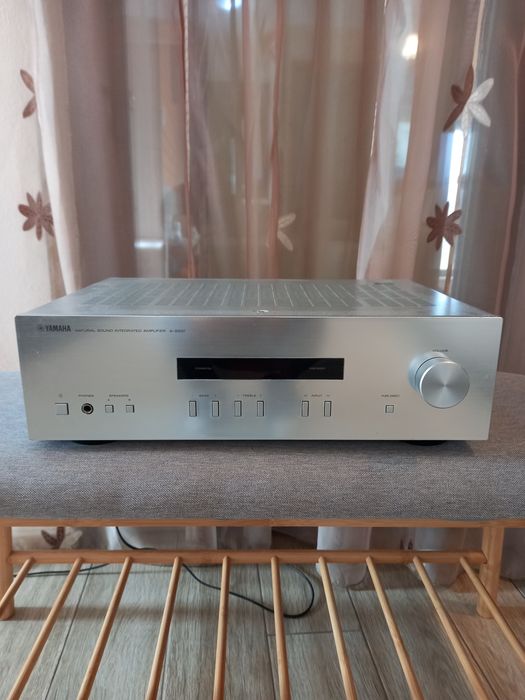 Vând amplificator Yamaha A-S201