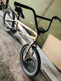 Велостпед  BMX