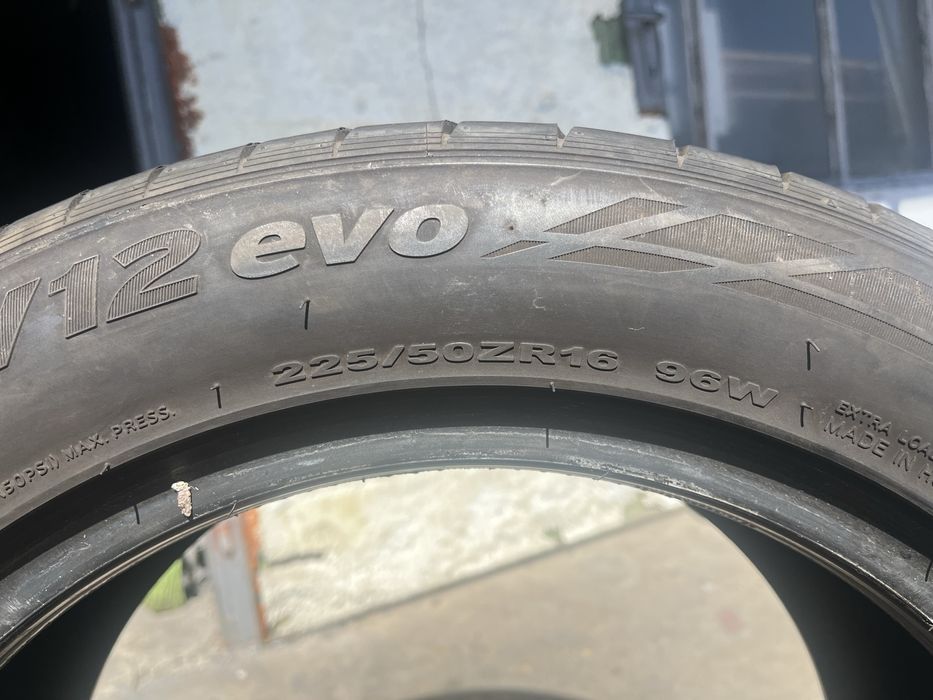 2 бр. летни гуми 225/50/16 Hankook 6,5 mm DOT 5111