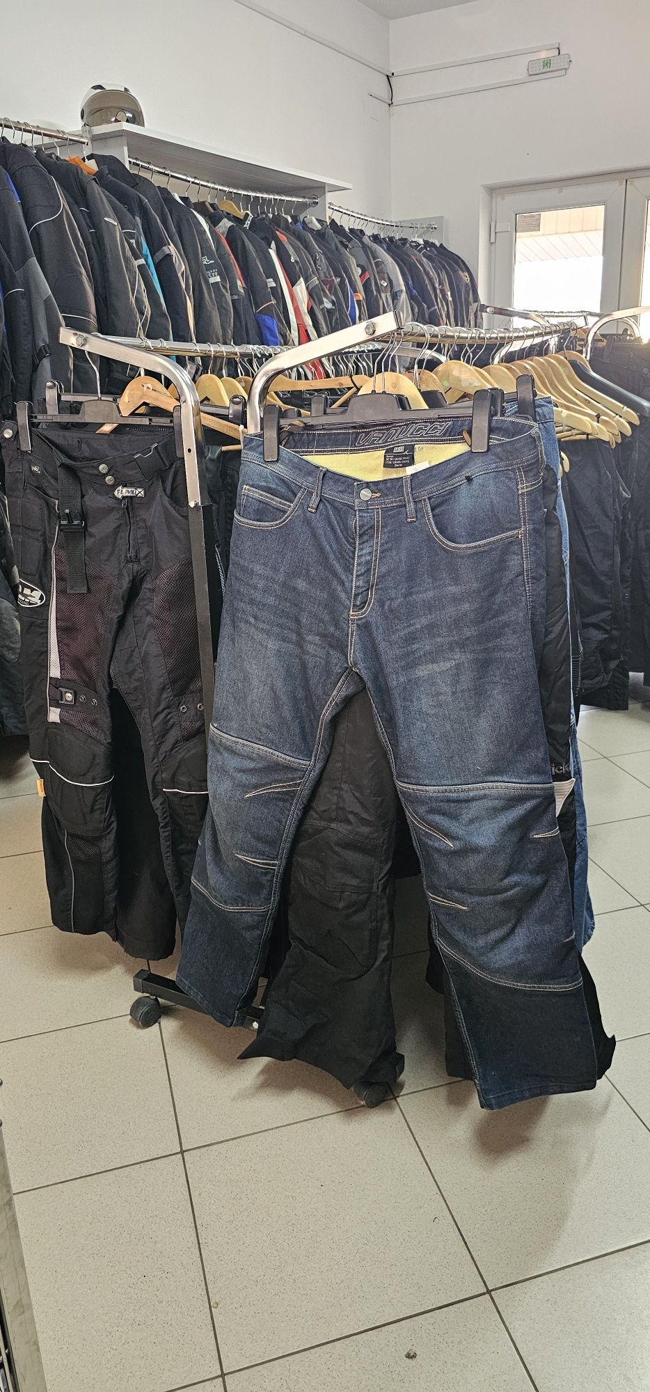Pantaloni moto mai multe marimi și modele