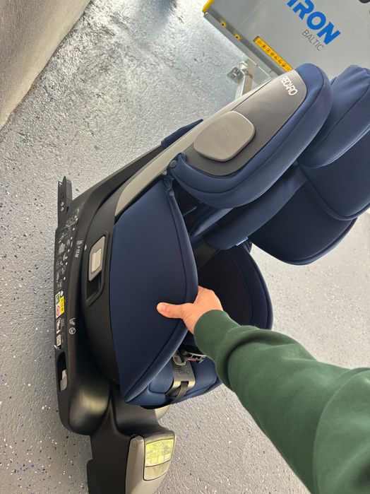 Recaro Salia столче