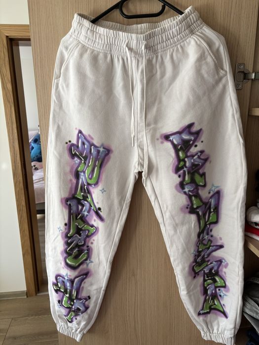 Продавам панталони и анцуг