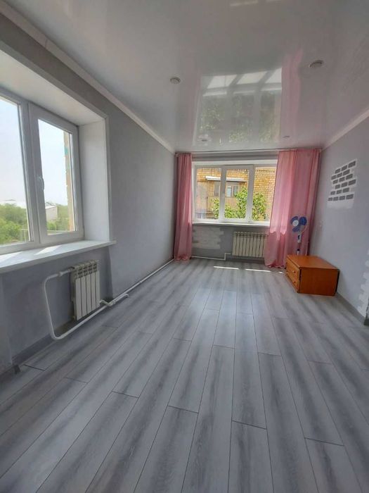 `Продам 1 комнатную с ремонтом в Пришахтинске, 21 мкр-н