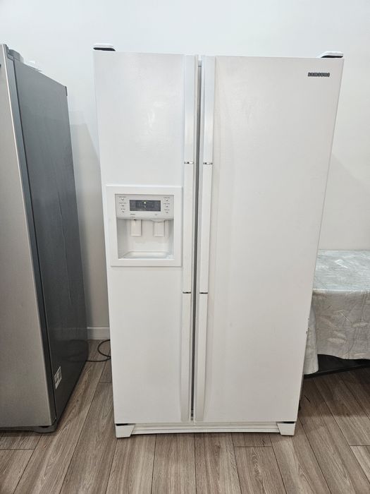 Холодильник двух камерный