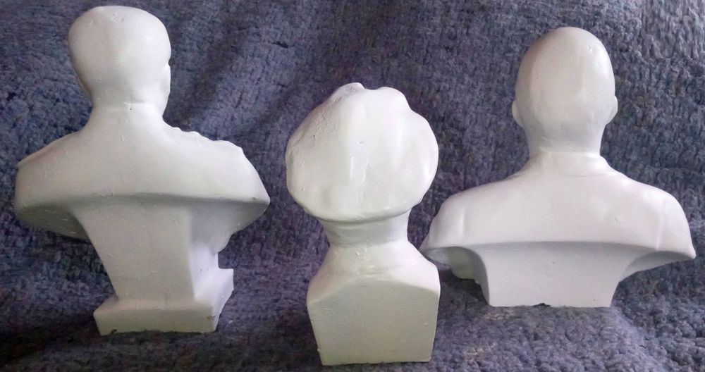 Гипсови скулптури на Ленин и Сталин до гърдите. СССР. възстановени