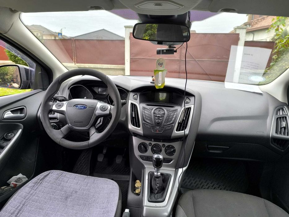 Ford Focus 1.6 TDCi – 115 CP, 2011 – Negru metalizat (Trend)