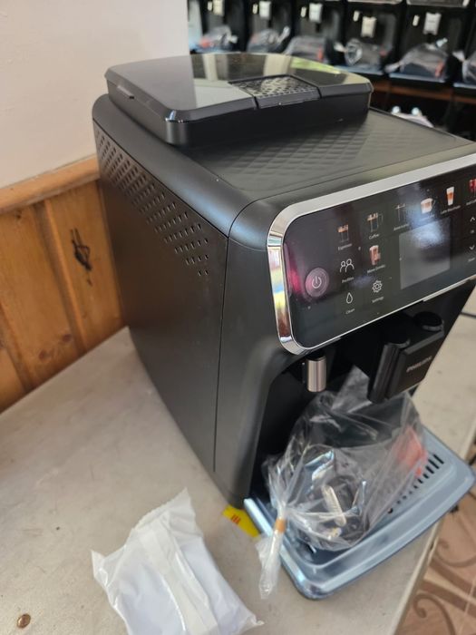 Expresor espressor Philips seria 5500 cappuccino