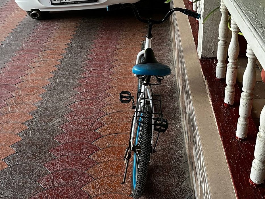 Velosiped sotiladi 20 duym       Продается велосипед 20 дюймов