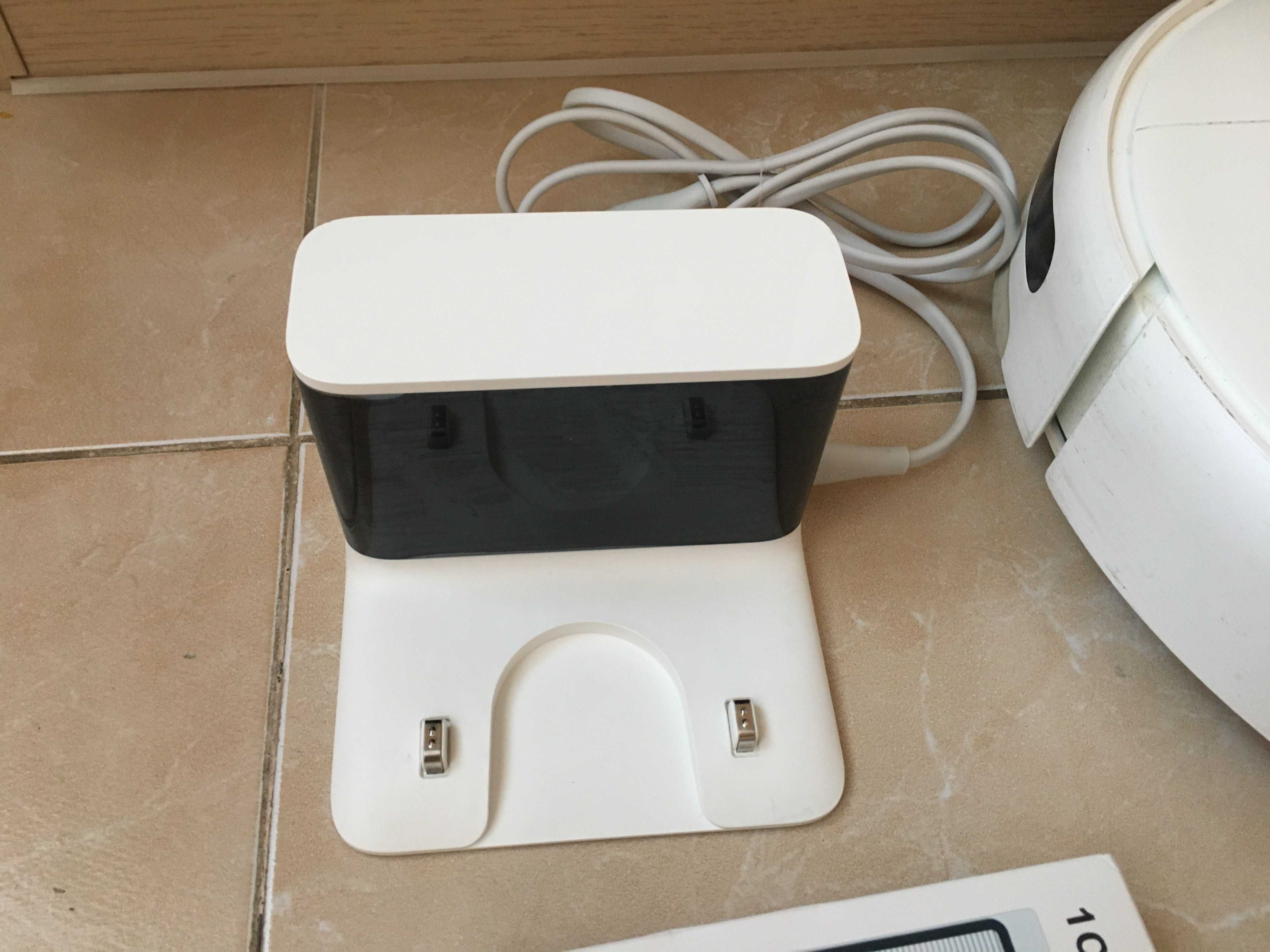 Xiaomi Mi Robot Vacuum Mop Прахосмукачка робот с резервни аксесоари