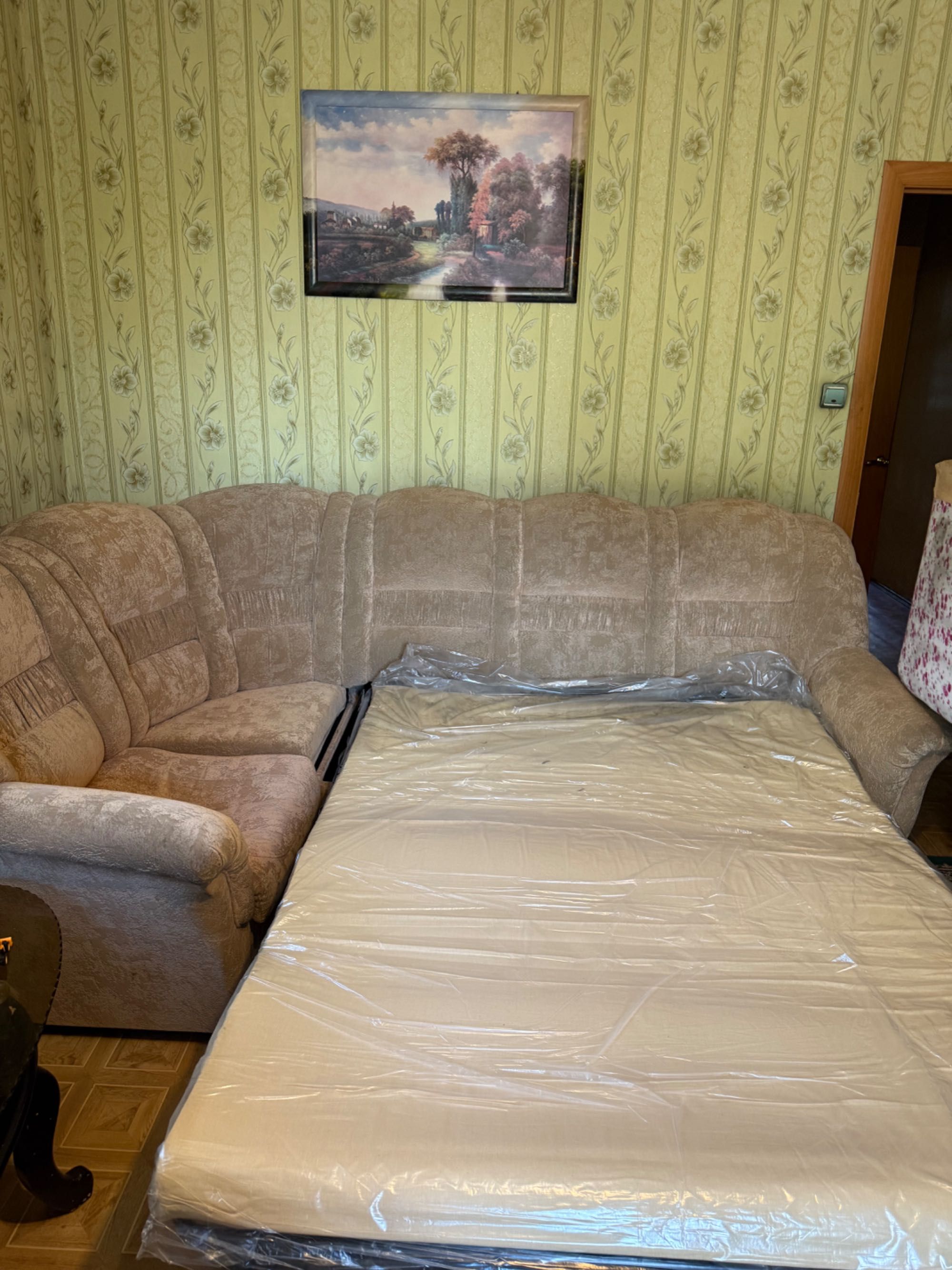 Угловой диван с креслом