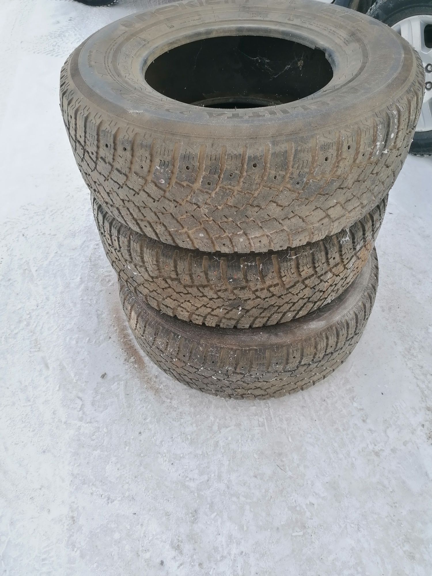 Продам шины 265х70х16 Nokian  Hakkapelitta