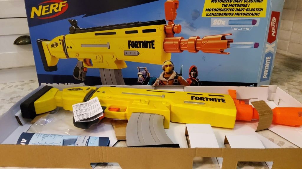 Бластер/ Nerf Fortnite AR-L