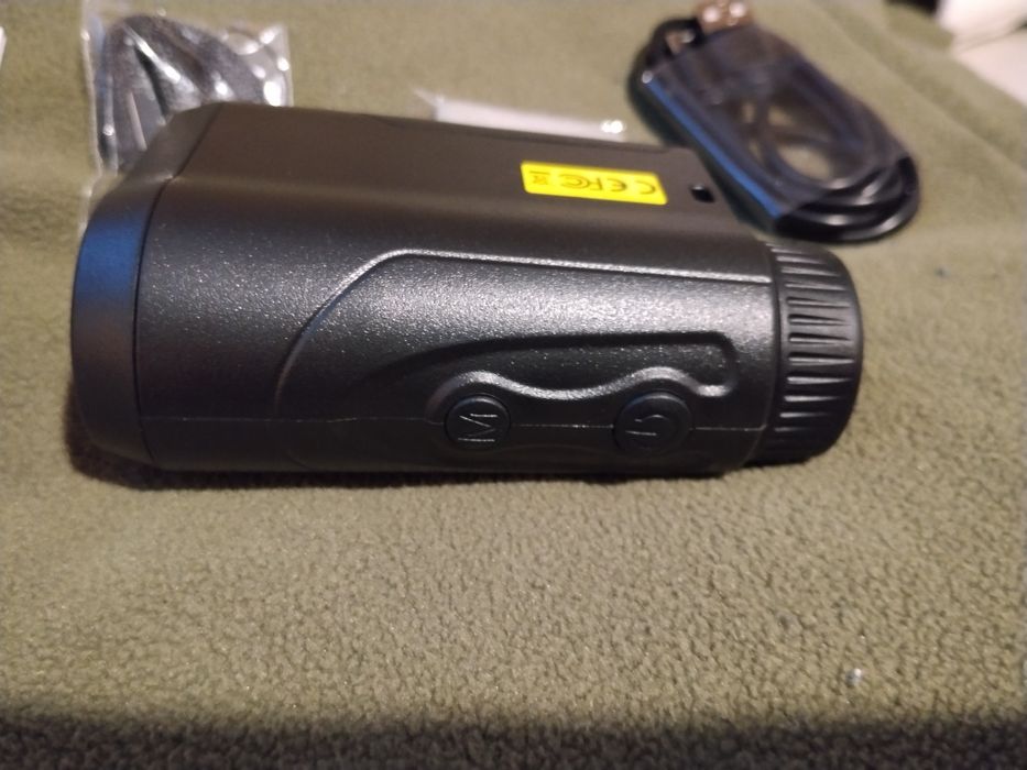 Telemetru laser portabil