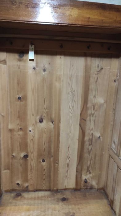 Стар гардероб - за реставриране