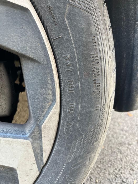 Set 4 anvelope vara 235 55 18